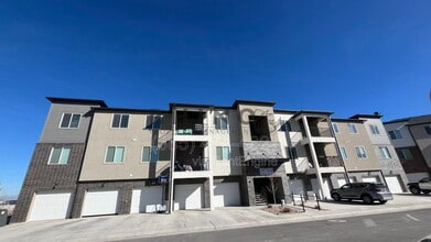 Building Photo - 13527 S Hanley Ln