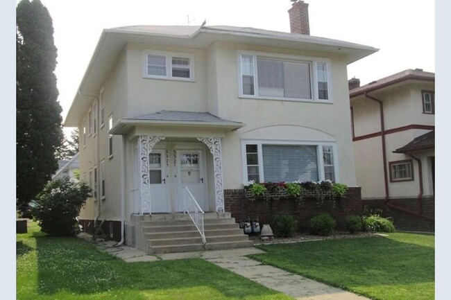 Building Photo - 3325 Emerson Ave S