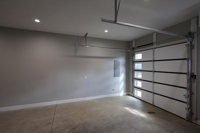 Building Photo - 4288 W 32nd St