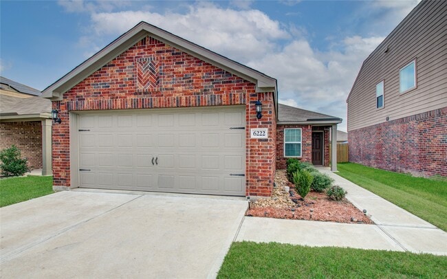 Building Photo - 6222 El Topacio Dr