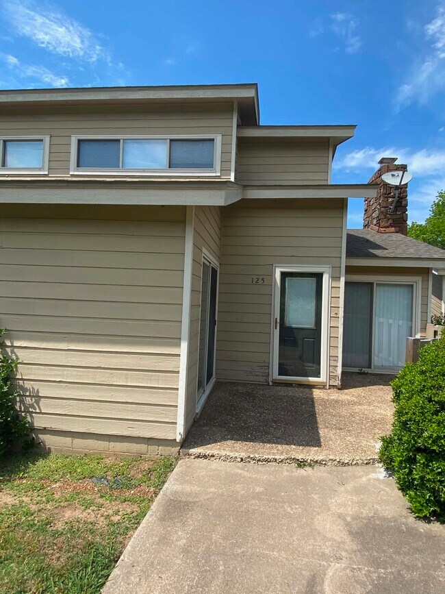 Foto del edificio - 13835 Turnberry Ln