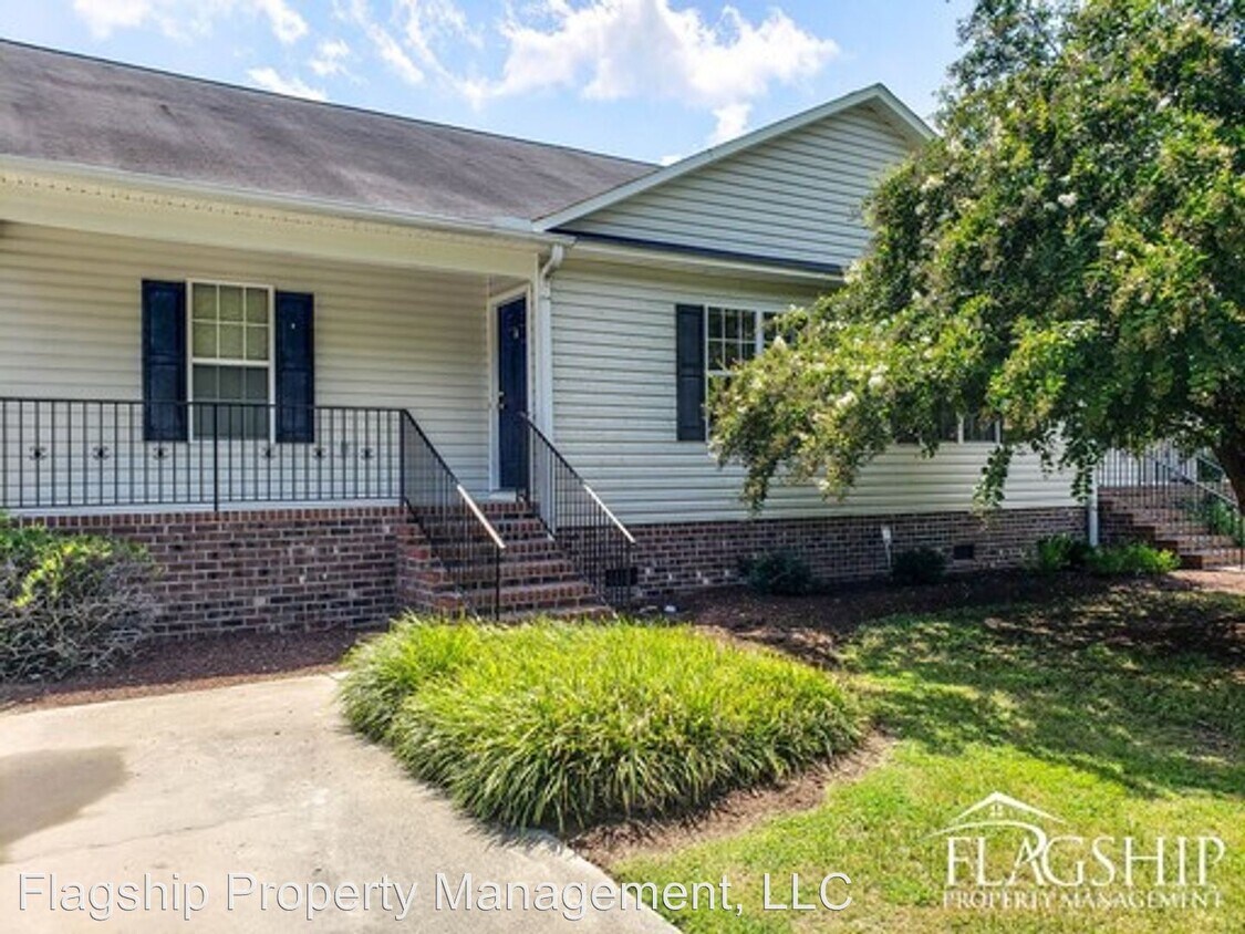 Primary Photo - 5160 Deveron St