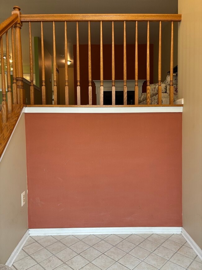 Building Photo - 637 Muhlenberg Dr