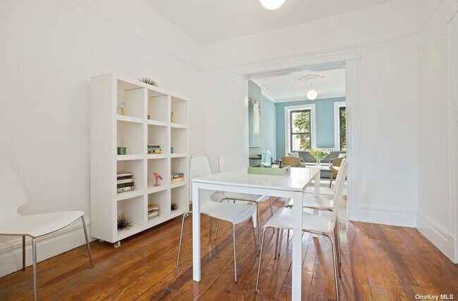 Building Photo - 444 56th St