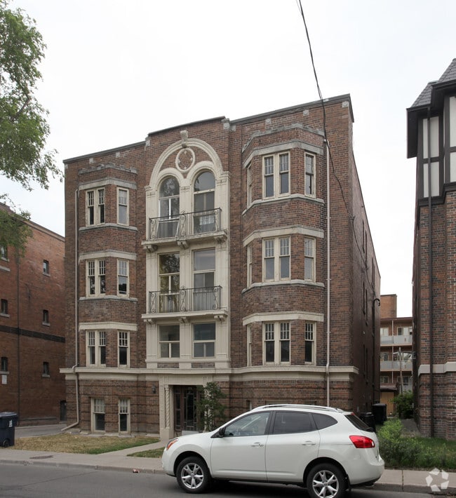 Building Photo - 314 Lonsdale Rd