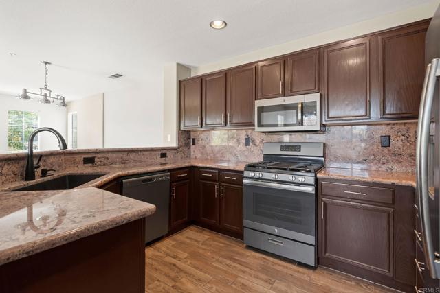 Building Photo - 26137 Oakcreek Union Way
