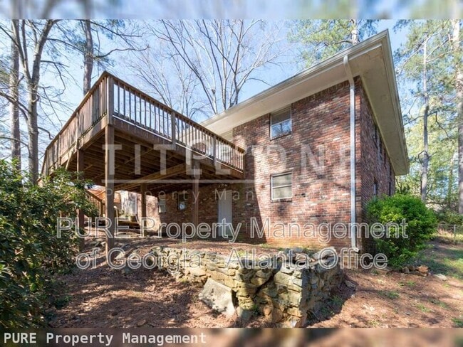 Foto del edificio - 2435 Woodacres Rd NE