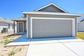 Building Photo - 2411 Shady Grv