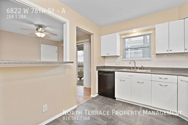 Foto del edificio - 2BR 2B with W/D and Hardwood Floors