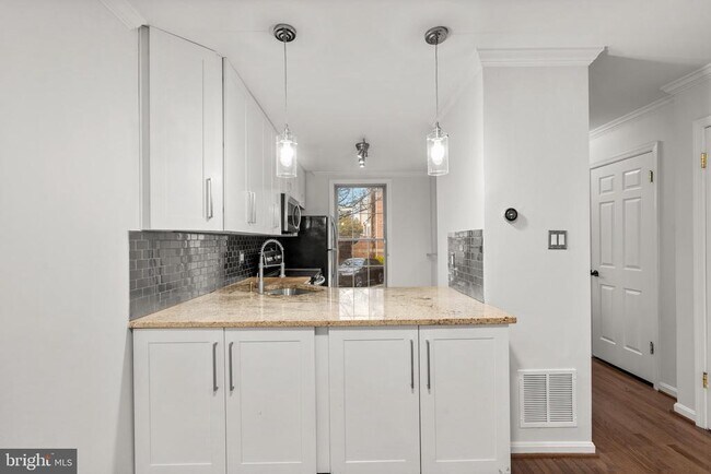 Foto del edificio - 1120 S Kenwood Ave