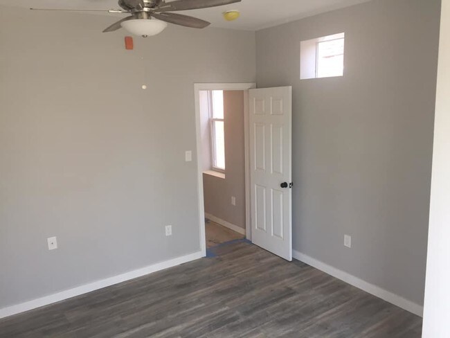Building Photo - 4108 W Girard Ave