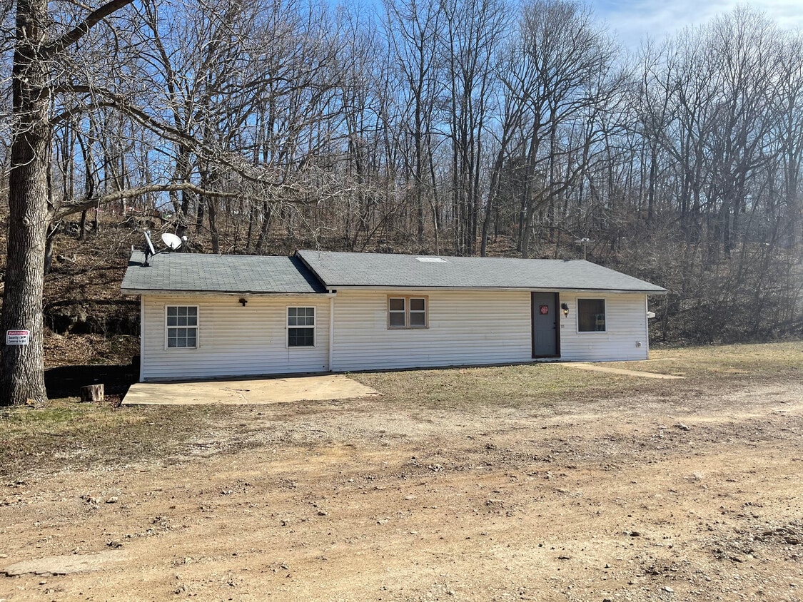 Primary Photo - 9932 E Lakeview Dr