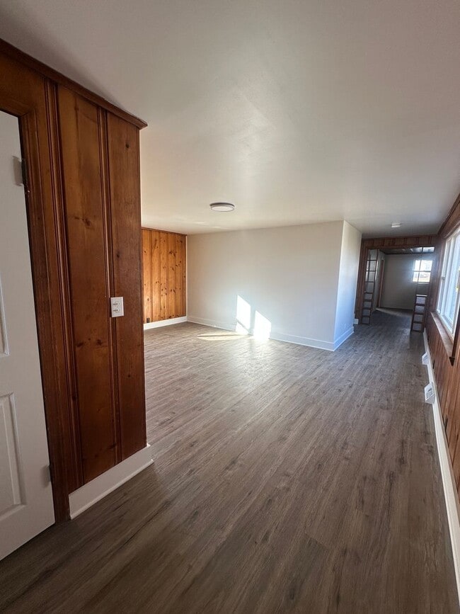 Building Photo - W3699 Springfield Rd