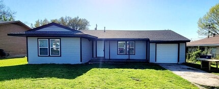 Building Photo - 1704 Langford St