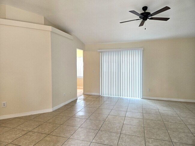 Foto del edificio - 3/2 Fenced Pet Friendly Home
