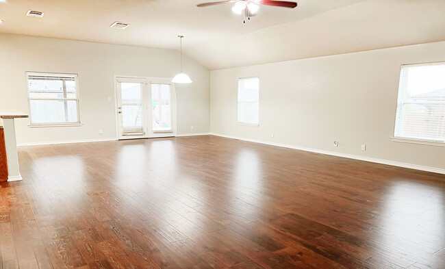 Building Photo - 2808 Tarrant County Dr