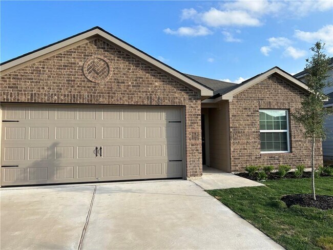 Foto del edificio - 132 Maywood Ln