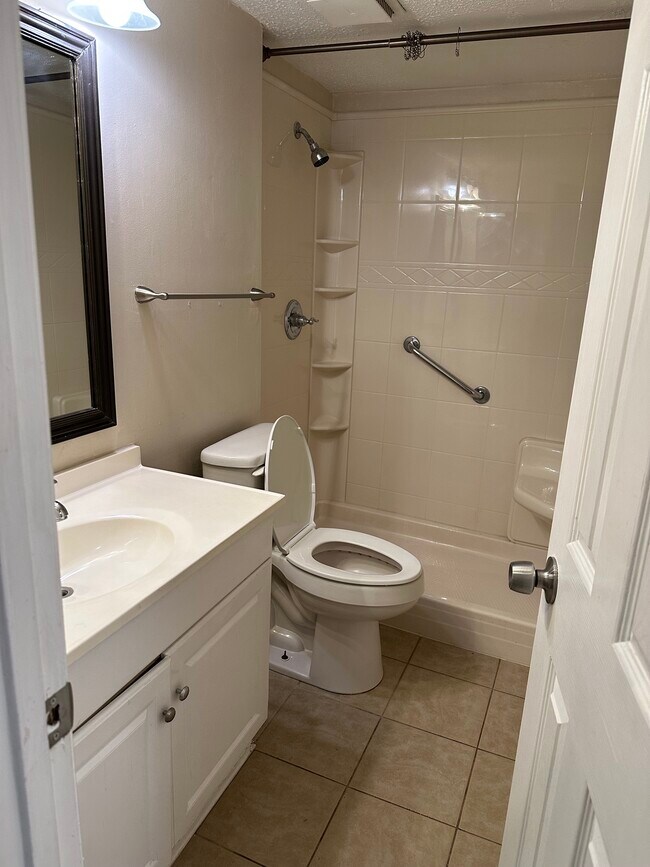 Foto del edificio - 3156 Heathstead Pl