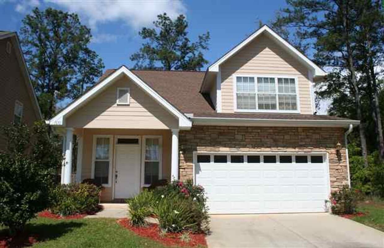 Primary Photo - Beautiful Single Family Home Located in Pa...