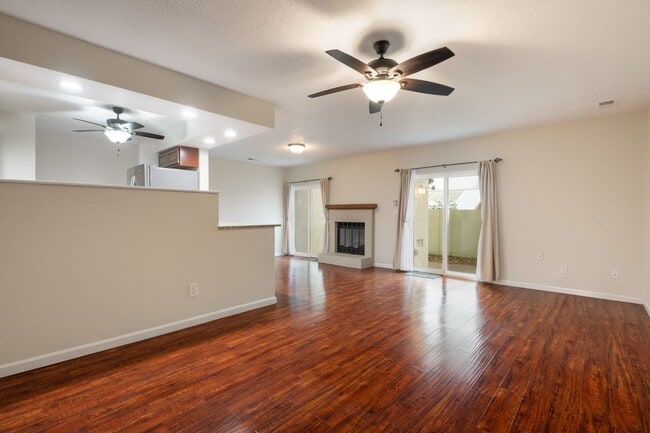 Foto del edificio - CALL US TODAY AT (505) 808-6467 TO SCHEDULE A CONVENIENT SHOWING