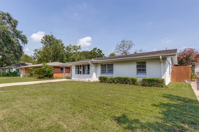 Foto del edificio - 4034 Woodfin St