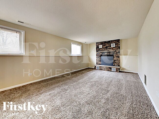 Foto del edificio - 22627 Mission Dr