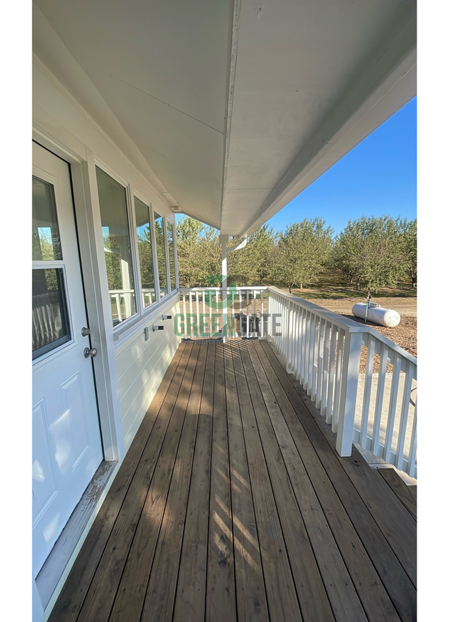 Building Photo - Available Now, Beautiful 3 Bedroom, 1 Bath...