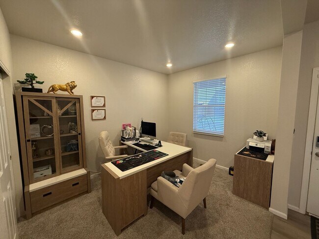 Foto del edificio - Beautiful Home for Rent