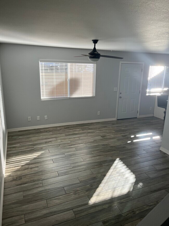 Foto del edificio - 1230 N 85th Plz