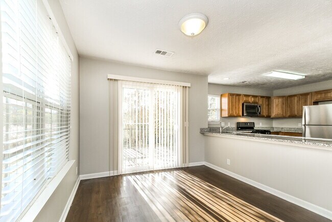 Building Photo - 612 Forest Pointe Pl