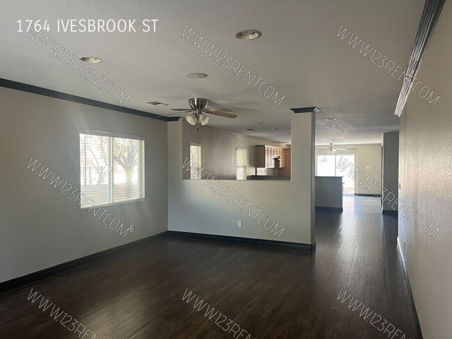 Foto del edificio - 1764 E Ivesbrook St