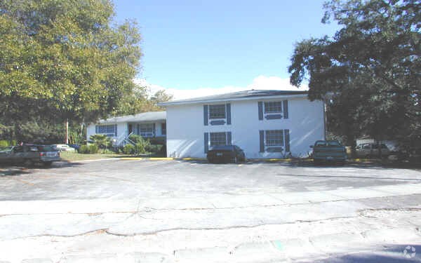 Primary Photo - Cardova Apartments