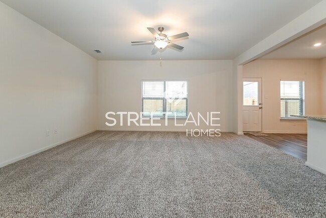 Building Photo - Charming Four Bedroom, Two and Half Bath i...