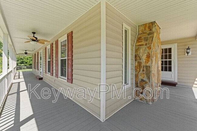 Building Photo - 255 Silver Maple Rd
