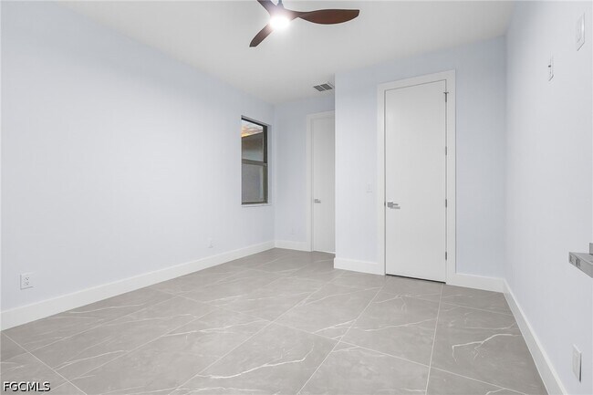 Foto del edificio - 142 SW 33rd Pl