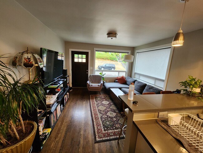 Photo - 3400 HS GUO Apartment