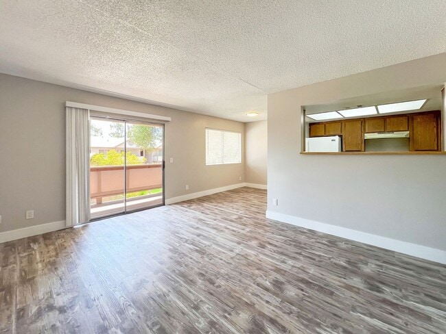 Building Photo - Fantastic condo near ASU!