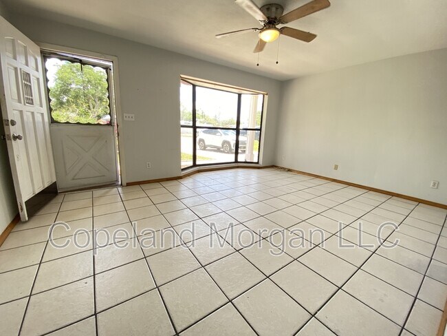 Building Photo - 1020 Orangeview Dr