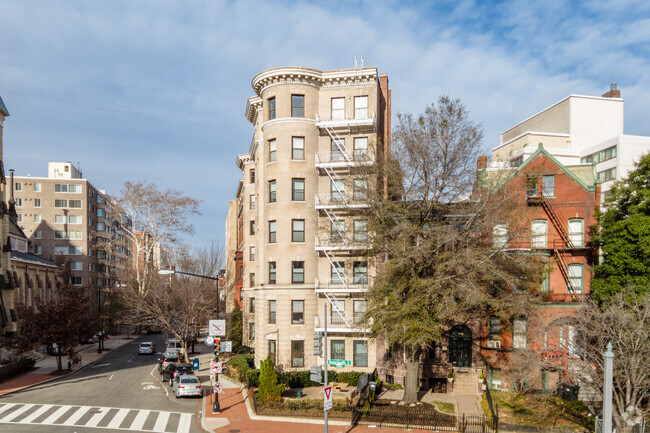 Building Photo - New Plaza