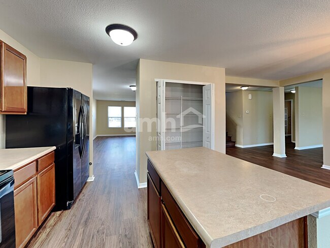 Foto del edificio - 524 Bridgewater Dr