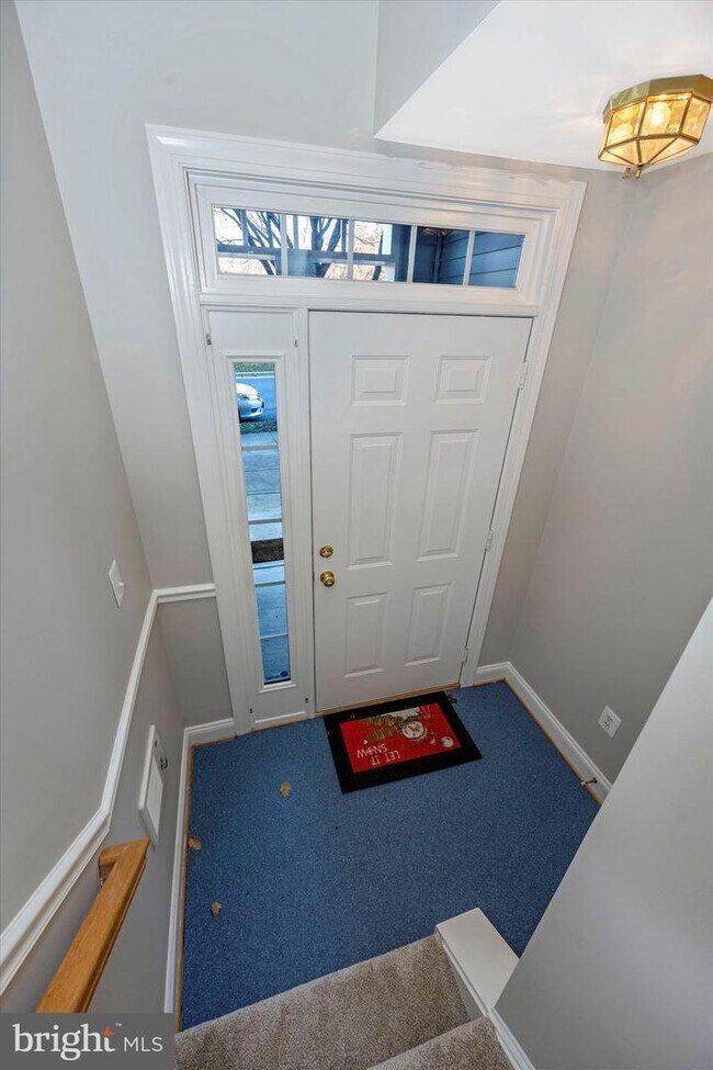 Building Photo - 940 Orchard Ridge Dr