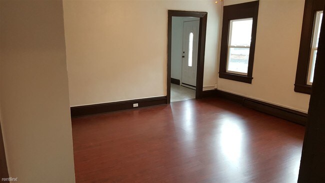 Foto del edificio - 164 S Main St