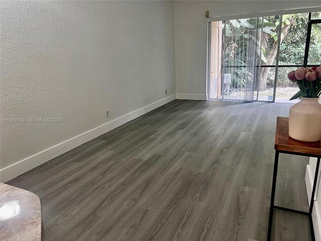 Foto del edificio - 9156 NW 40th St