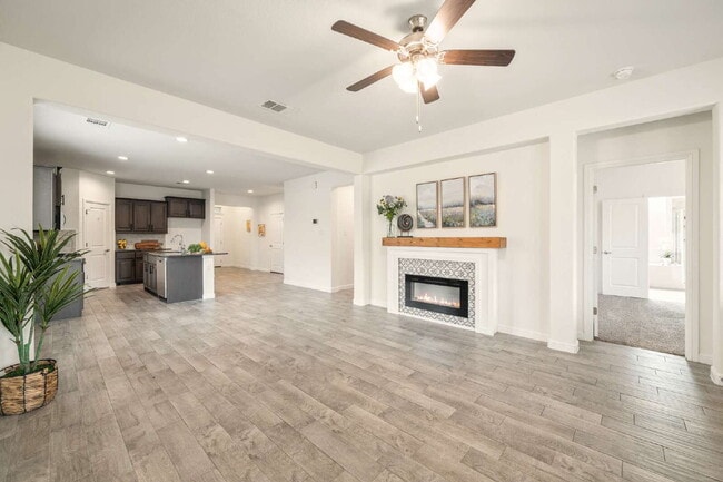 Building Photo - Modern Elegance Meets Everyday Comfort in ...