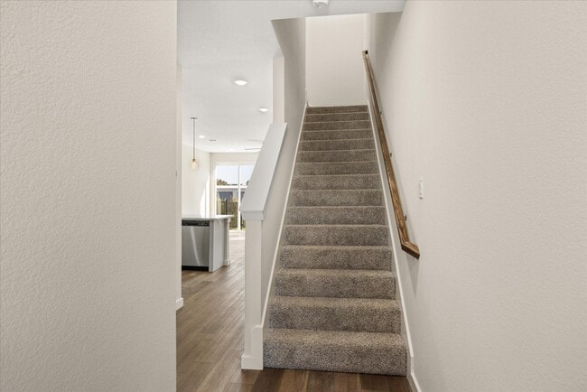 Building Photo - 585 Galt Dr