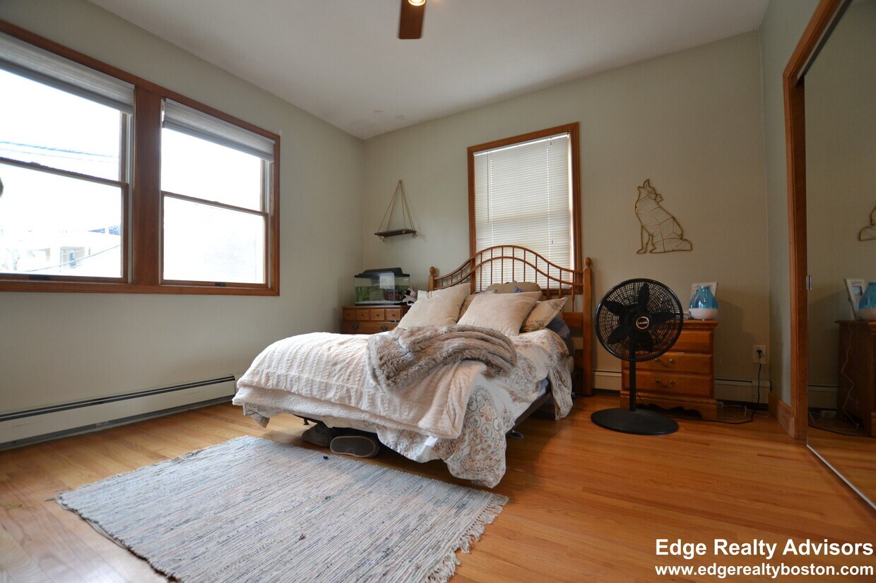 Primary Photo - 75 Easton St