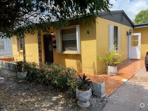 Building Photo - 1205 NW 23rd Ave
