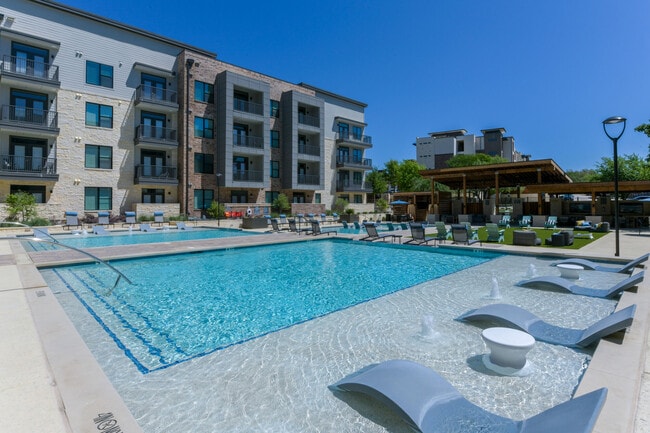 Building Photo - Lenox Grandview