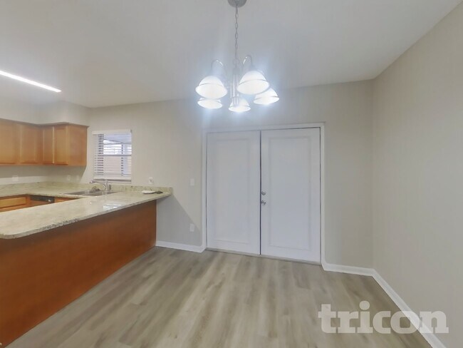 Building Photo - 320 Laxton Ln