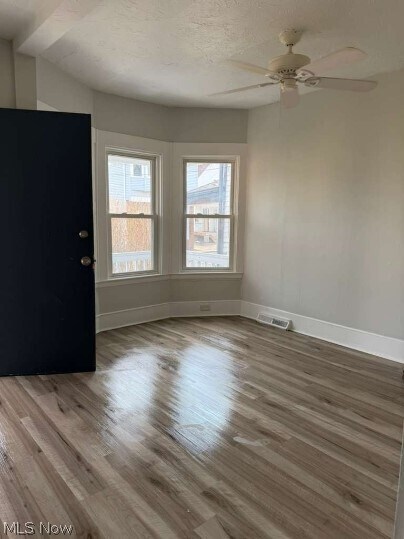 Foto del edificio - 3028 W 104th St